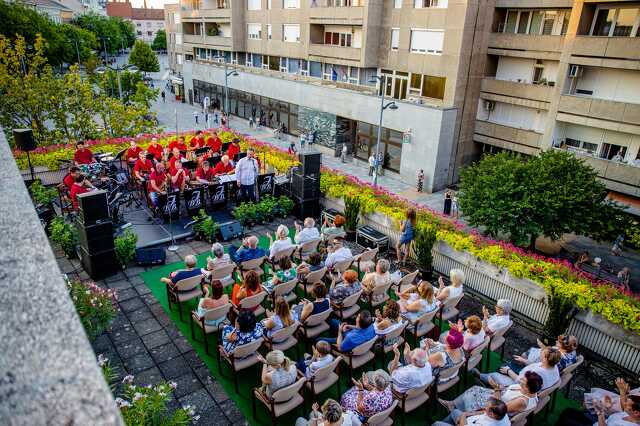 Teraszkoncert Isis Big Band