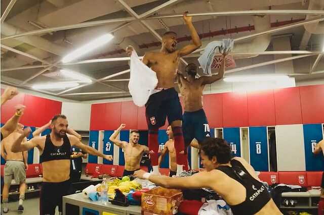 Videoton buli az öltözőben
