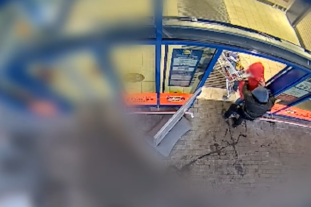 Fizetés nélkül akart meglépni a teli bevásárlókocsival