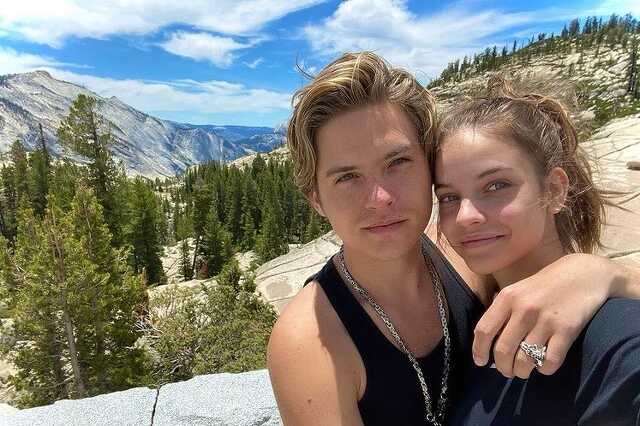 Palvin Barbi és Dylan Sprouse