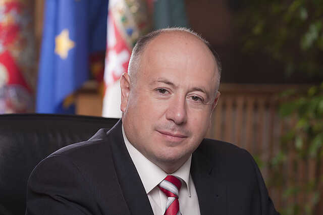 Kriza Ákos