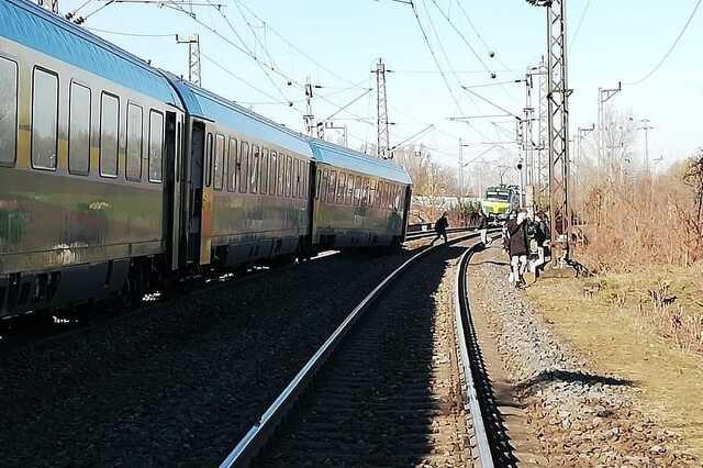 Szétszakadt egy Sopronba tartó InterCity