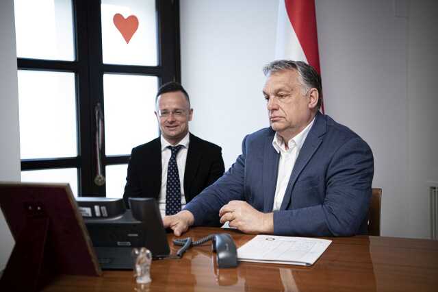 Orbán Viktor és Siijjártó Péter Hszi Csin-ping kínai elnökkel egyeztet