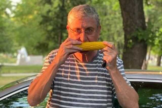 Gyurcsány kukoricát eszik
