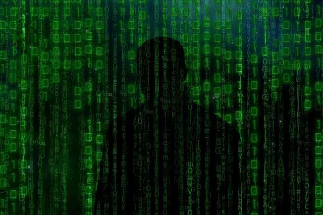 Kém, kémek, hacker