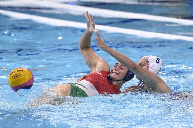 Parkes Rebecca, a magyar válogatott és Veronika Vahitova, az Orosz Olimpiai Csapat játékosa a tokiói olimpián