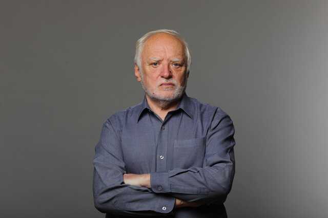 Hide The Pain Herold, Arató András