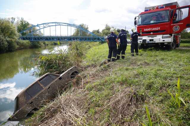 20 éve ellopott Lada a Zala folyóban