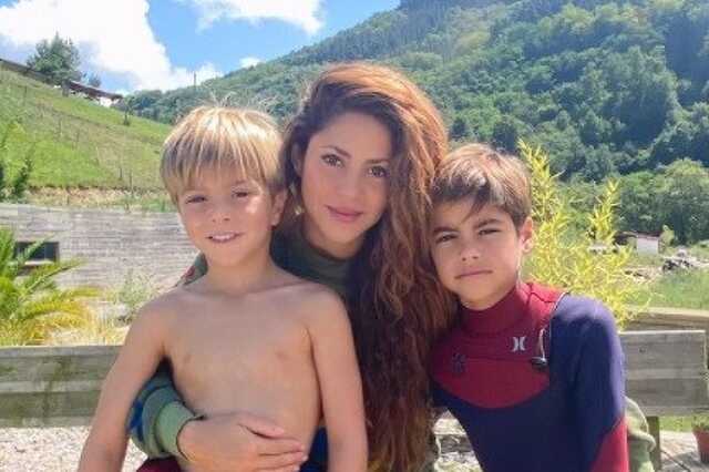 Shakira és fiai