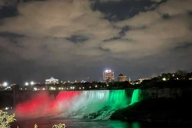 Niagara nemzeti színekben