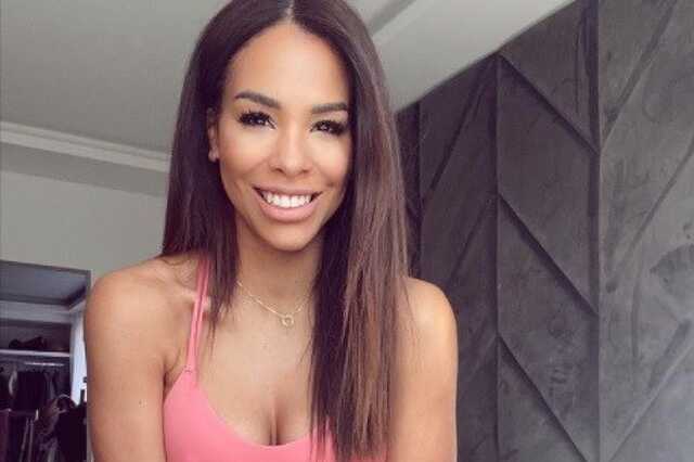 Tücsi, Aryee Claudia Dedei, 