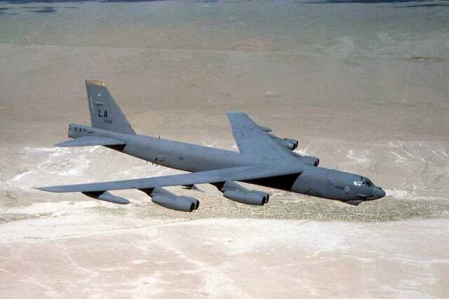 B-52H Stratofortress bombázó