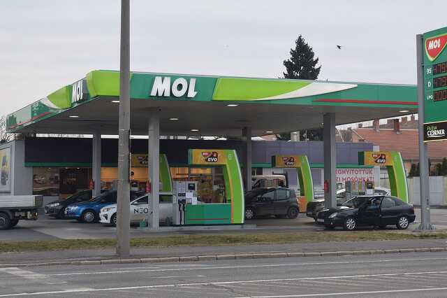 MOL kút benzinkút