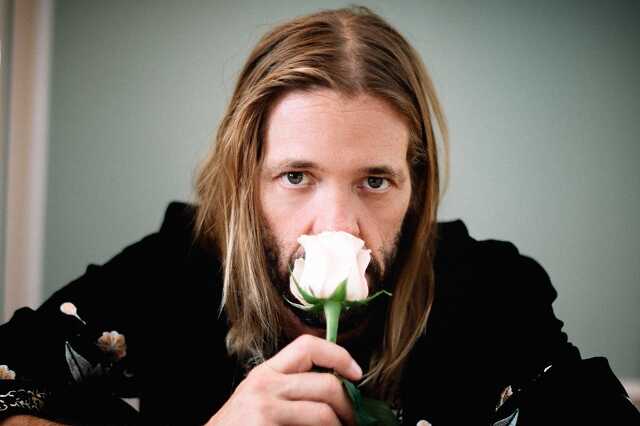 Foo Fighters, Taylor Hawkins