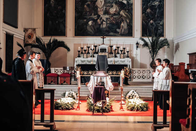 Brenner-film forgatása a Szalézi-templomban