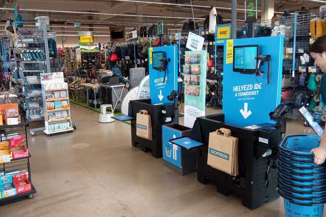 Önkiszolgáló kassza a Decathlonban