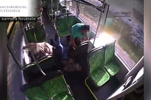 Büntetőfékezés a busz előtt
