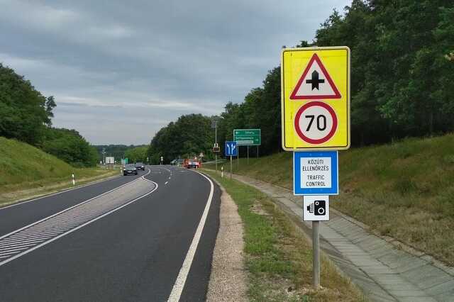 Sebességellenőrzés a 84-esen