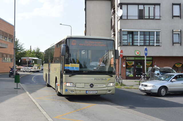 Vonatpótló autóbusz Sopron GYSEV pályaudvar előtt