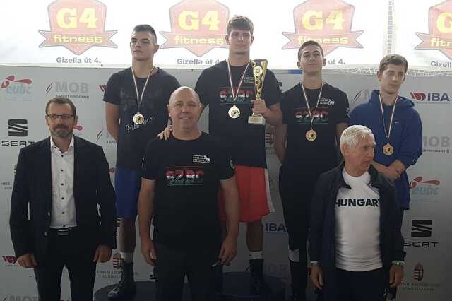 Szépen teljesítettek a Fitt-Boxos bunyósok Debrecenben