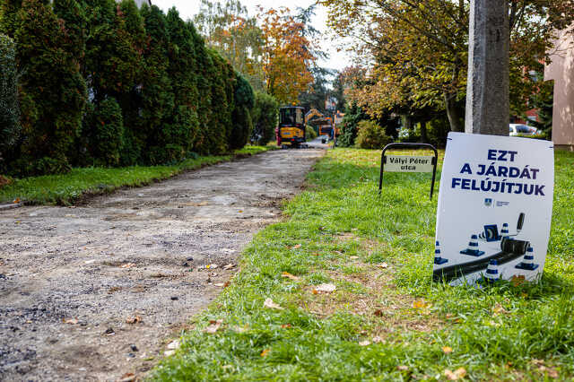Járdafelújítás a Stromfeld lakótelepen Szombathelyen