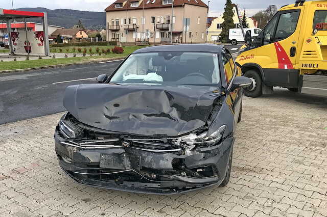 Több osztrák rendőrségi gépkocsit is összetört a magyar autótolvaj Kőszegen