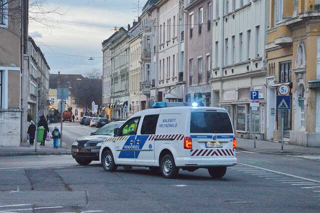 Kerékpárost ütött el egy Renault a szombathelyi Király utcában
