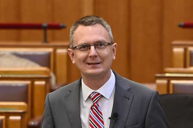 Rétvári Bence