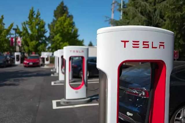 Tesla supercharger