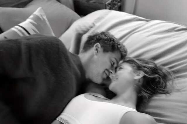 Palvin Barbi és Dylan Sprouse