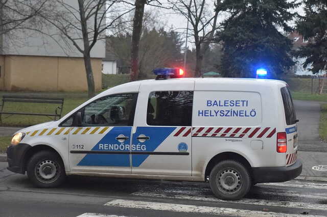 Helyszínelőautó a Váci Mihály utcában, Szombathelyen