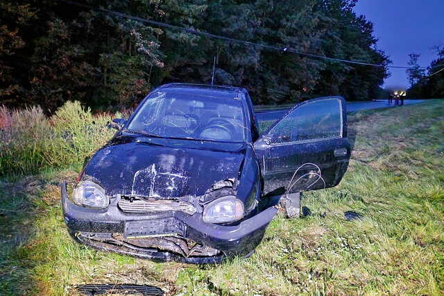 Távközlési oszlopot döntött egy Opel a Pannónia-Ring mellett