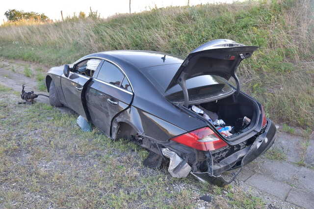 Ittas holland sofőr Citroenje ütközött Mercedes-szel Sárvár közelében, a 84-esen