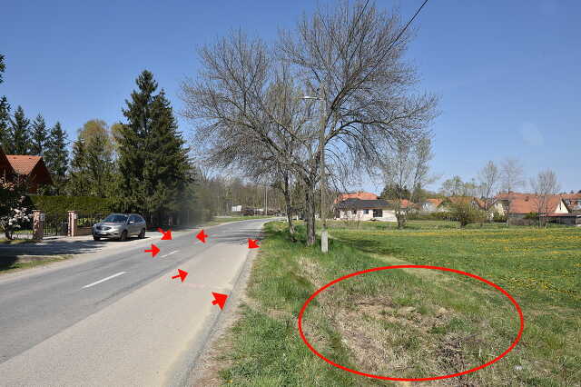 A belváros felől érkező Daewoo a nyomok alapján lesodródott az útról