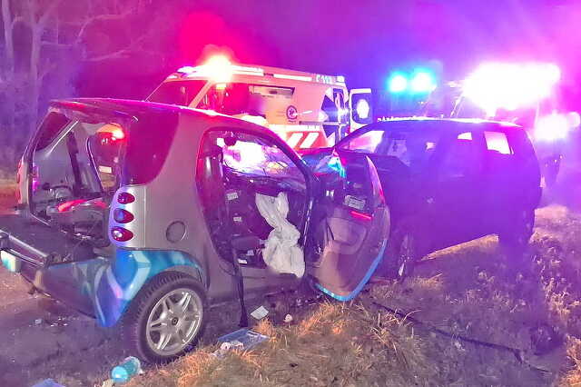 Frontálisan ütközött egy Smarttal egy kisodródó Ford Csepreg közelében