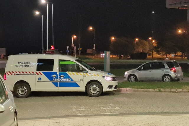 A vétlen sofőr Suzukija megrongálódott, a Volkswagenben mindenki ittas volt