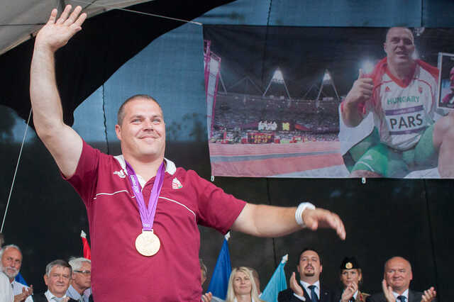 Szombathelyi olimpikonok köszöntése a Fő téren
