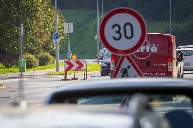 Útjavítás a Jókai Mór és a Kálvária u. kereszteződésében