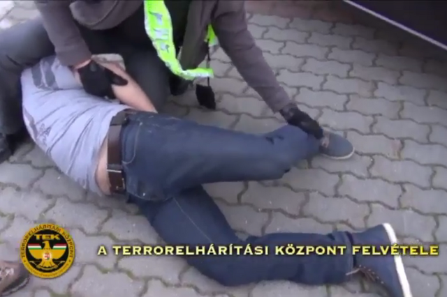 Drogdílereket kaptak el az Újvilág utcában