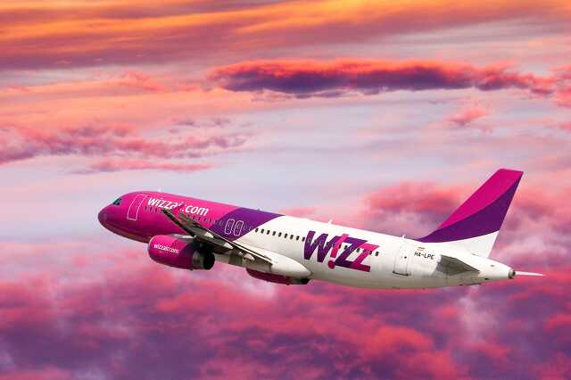 A "fapados" Wizz Air légitársaság repülőgépe