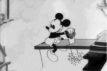 Mickey eki dolgozik, munka, építés