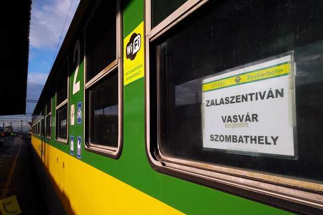 Dízel vontatású személyvonat Szombathely és Zalaszentiván között