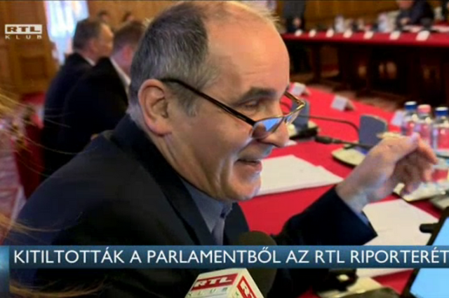 Kitiltották az RTL Híradó riporterét, Szondi Vandát a Parlamentből