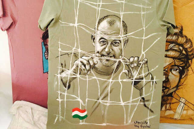 Már pólófestmény is lett Király Gáborból