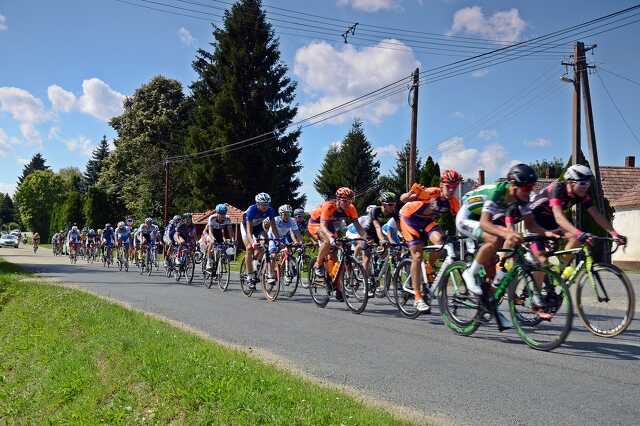 Tour de Hongrie mezőny Csipkereken