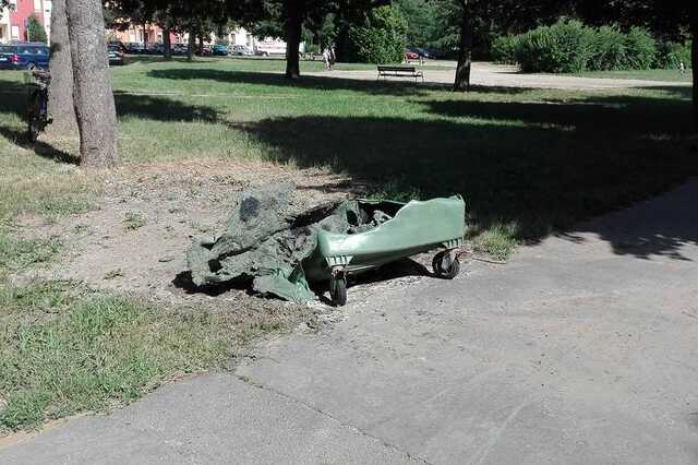 Felgyújtott kuka