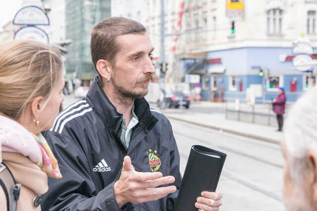 A hajléktalanok vezetik körbe a turistákat Bécsben