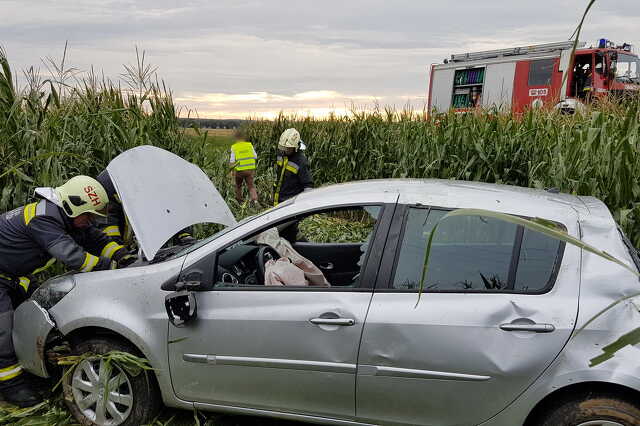 Kukoricásba csapódott egy Renault Szombathely határában