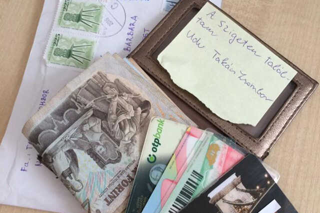 Szigeten talált tárca
