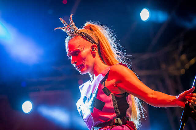 Anna and the Barbies koncert a karneválon